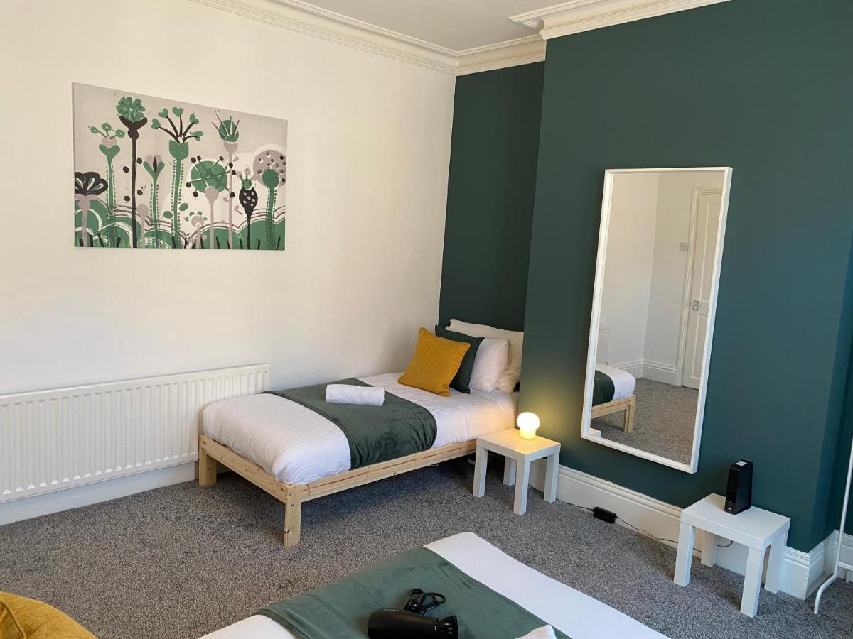 Kitchener - Wonderful 2-Bedroom Apt Sleeps 5 Free Parking Free Wifi Gateshead Zewnętrze zdjęcie