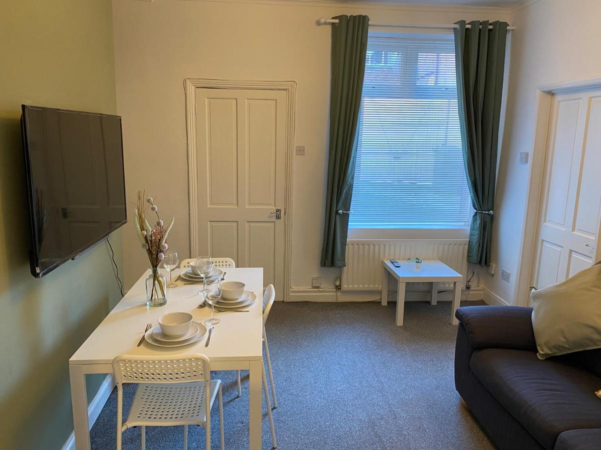 Kitchener - Wonderful 2-Bedroom Apt Sleeps 5 Free Parking Free Wifi Gateshead Zewnętrze zdjęcie